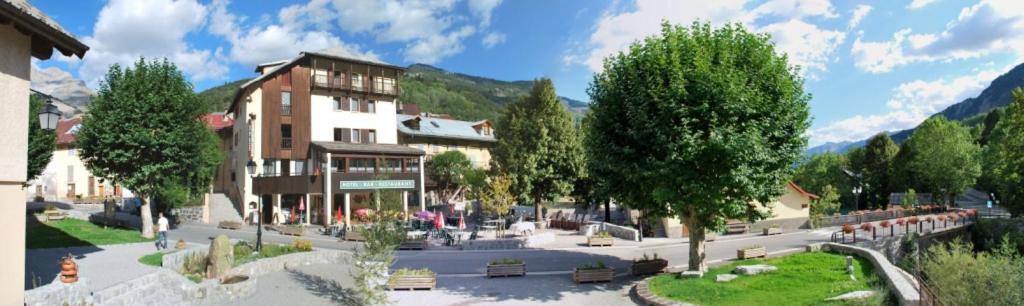 Auberge Roche Grande Entraunes Exterior photo